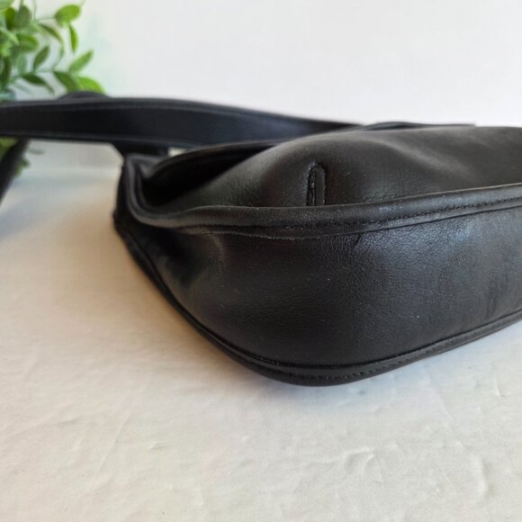 EUC Vintage Coach Ergo Small Flap (#9043) in Black - Picture 5 of 12